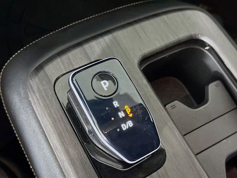 Used 2023 Nissan Ariya FWD image 25