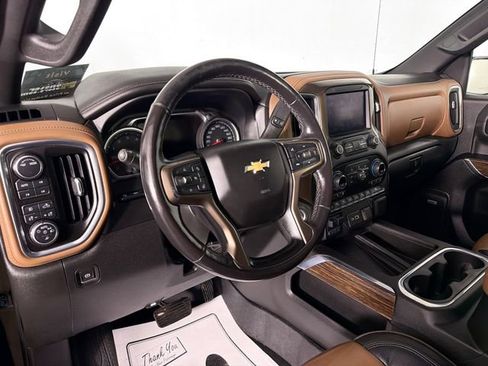 Used 2020 Chevrolet Silverado 1500 High Country w/ Technology Package image 9