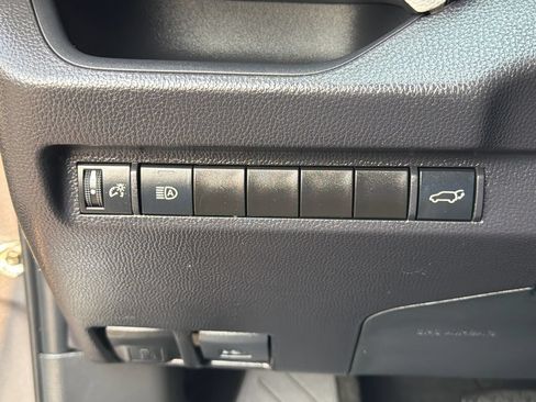 Used 2025 Toyota RAV4 XLE w/ Convenience Package AWD/4WD image 25