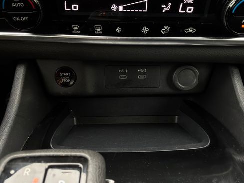 Used 2025 Nissan Rogue SV FWD image 25