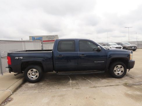 Used 2011 Chevrolet Silverado 1500 LT w/ All-Star Edition AWD/4WD image 10