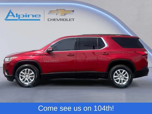 Used 2021 Chevrolet Traverse LT FWD image 2