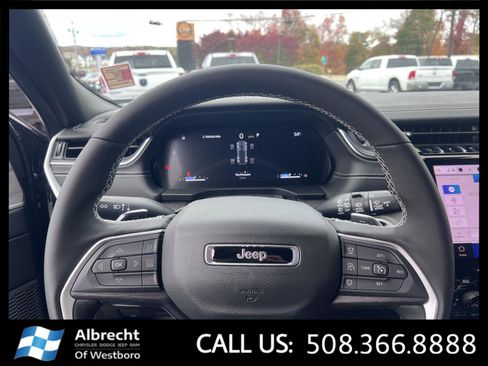 New 2025 Jeep Grand Cherokee Limited image 22