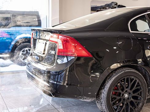 Used 2017 Volvo S60 T5 Inscription w/ Technology Package image 12