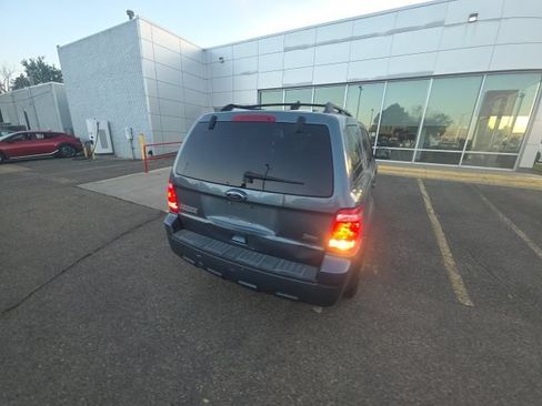 Used 2010 Ford Escape XLT FWD image 4