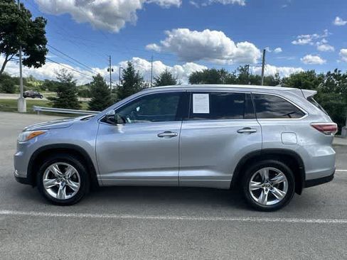 Used 2016 Toyota Highlander Limited AWD/4WD image 2