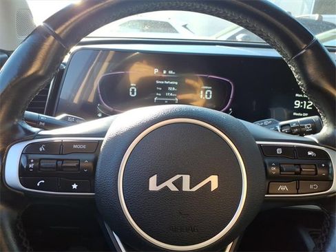 Used 2023 Kia Sportage EX image 17