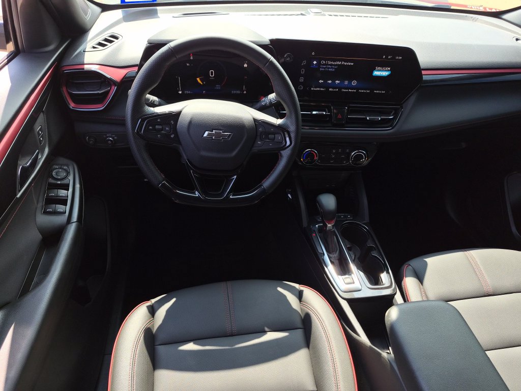 Used 2024 Chevrolet TrailBlazer RS w/ Driver Confidence Package FWD image 12