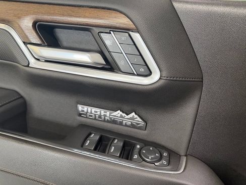 Used 2023 Chevrolet Silverado 1500 High Country w/ High Country Premium Package AWD/4WD image 17