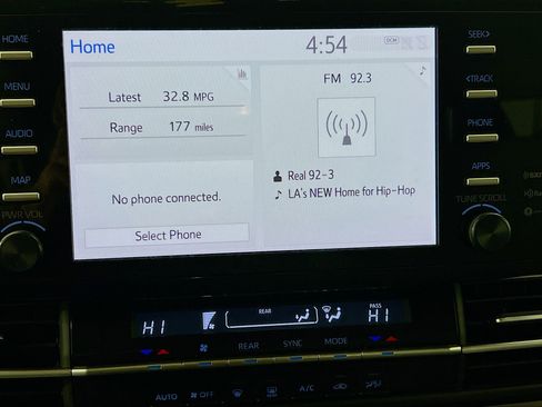 Used 2021 Toyota Sienna LE image 15