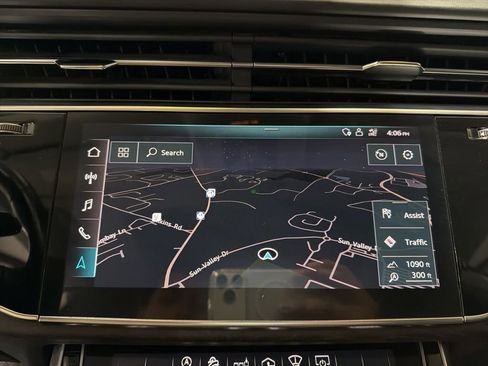 Used 2020 Audi Q8 Prestige w/ Prestige Package image 17