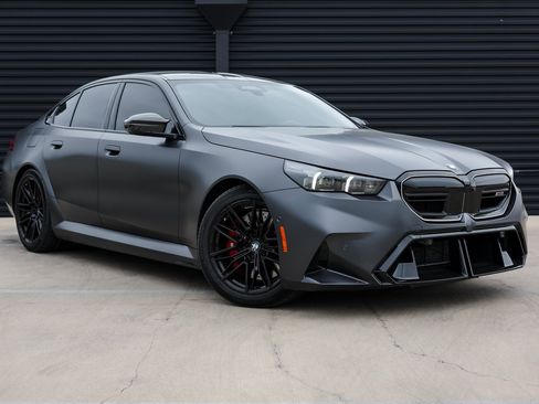 Used 2025 BMW M5 w/ Carbon Package image 9