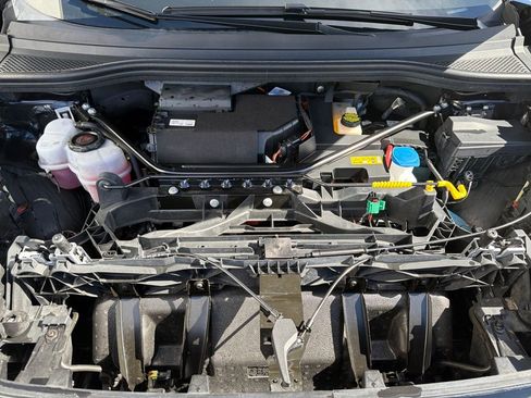 Used 2024 Audi Q4 e-tron Premium Plus image 22