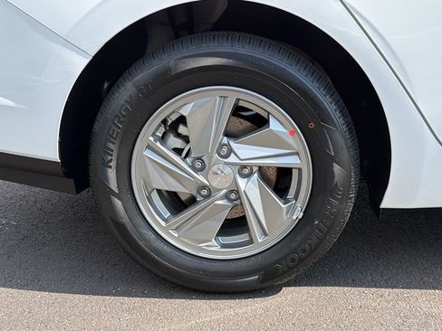 New 2026 Hyundai Elantra SE image 18