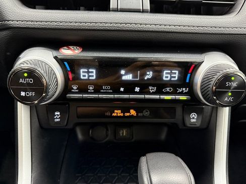 Used 2024 Toyota RAV4 XLE image 18