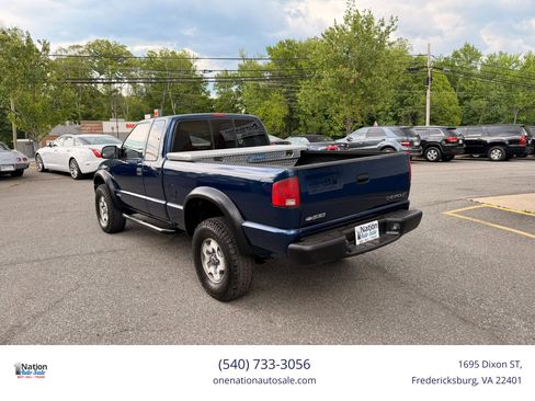 Used 2000 Chevrolet S10 Pickup 4x4 Extended Cab w/ Preferred Equipment Group image 4