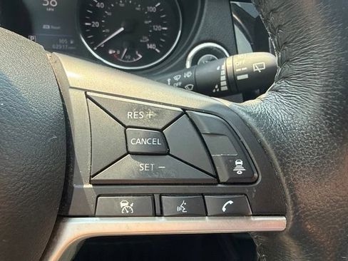 Used 2018 Nissan Rogue SL w/ Premium Package FWD image 21