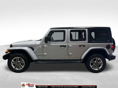 Used 2018 Jeep Wrangler Unlimited Sahara image 3