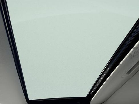 Certified 2025 Hyundai Elantra Limited image 22