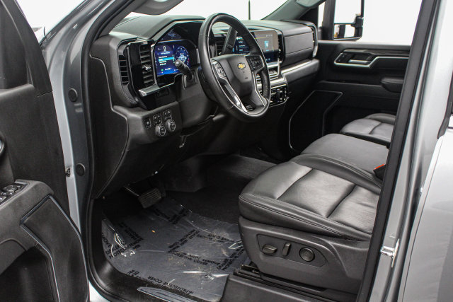 Used 2026 Chevrolet Silverado 2500 LTZ AWD/4WD image 11