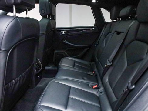 Certified 2025 Porsche Macan image 23
