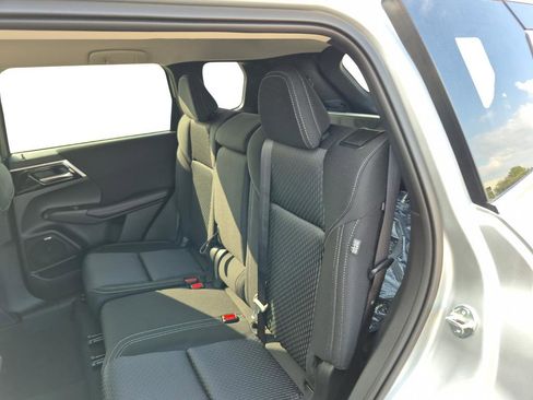New 2026 Mitsubishi Outlander ES image 27
