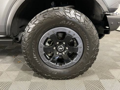 Used 2022 Ford Bronco Badlands image 10