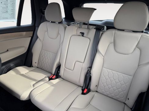 New 2025 Volvo XC90 T8 Core image 13