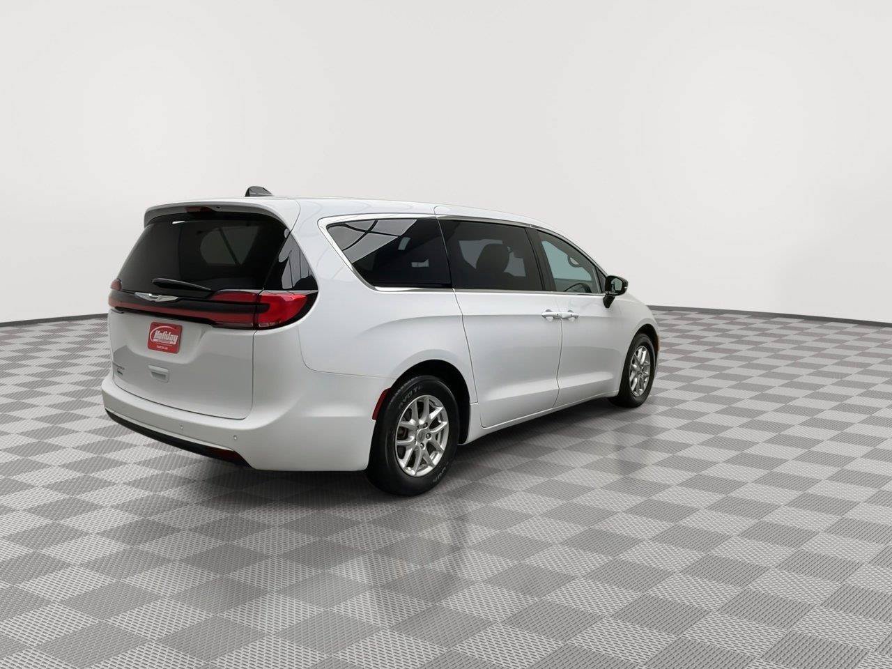 Used 2025 Chrysler Pacifica Select FWD image 37