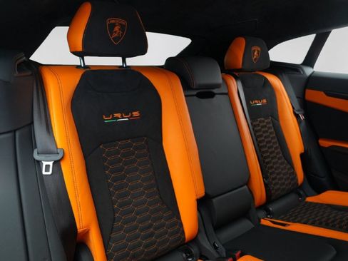 Used 2022 Lamborghini Urus AWD/4WD image 39