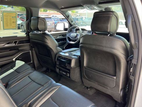 Certified 2022 Jeep Wagoneer Series II AWD/4WD image 26