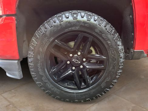 Used 2018 Chevrolet Silverado 1500 Custom w/ Custom Convenience Package RWD image 31