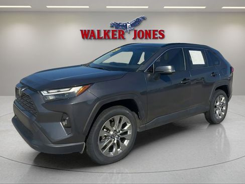 Used 2023 Toyota RAV4 XLE Premium FWD image 3