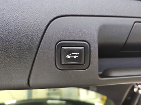 Used 2023 Buick Envision Essence image 13