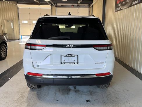 New 2025 Jeep Grand Cherokee Limited image 4