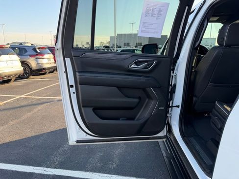 Used 2022 GMC Yukon XL SLT image 19