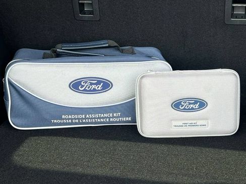 New 2025 Ford Escape SE w/ PHEV Premium Package FWD image 6