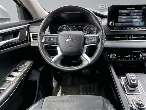 Used 2023 Mitsubishi Outlander SE AWD/4WD image 5