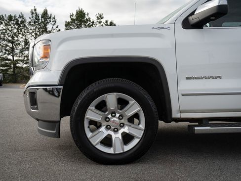 Used 2015 GMC Sierra 1500 SLT w/ Driver Alert Package image 4