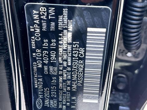 New 2025 Hyundai Elantra Limited image 29