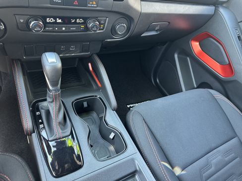 Used 2024 Nissan Frontier PRO-4X w/ Off-Road Protection Package image 19