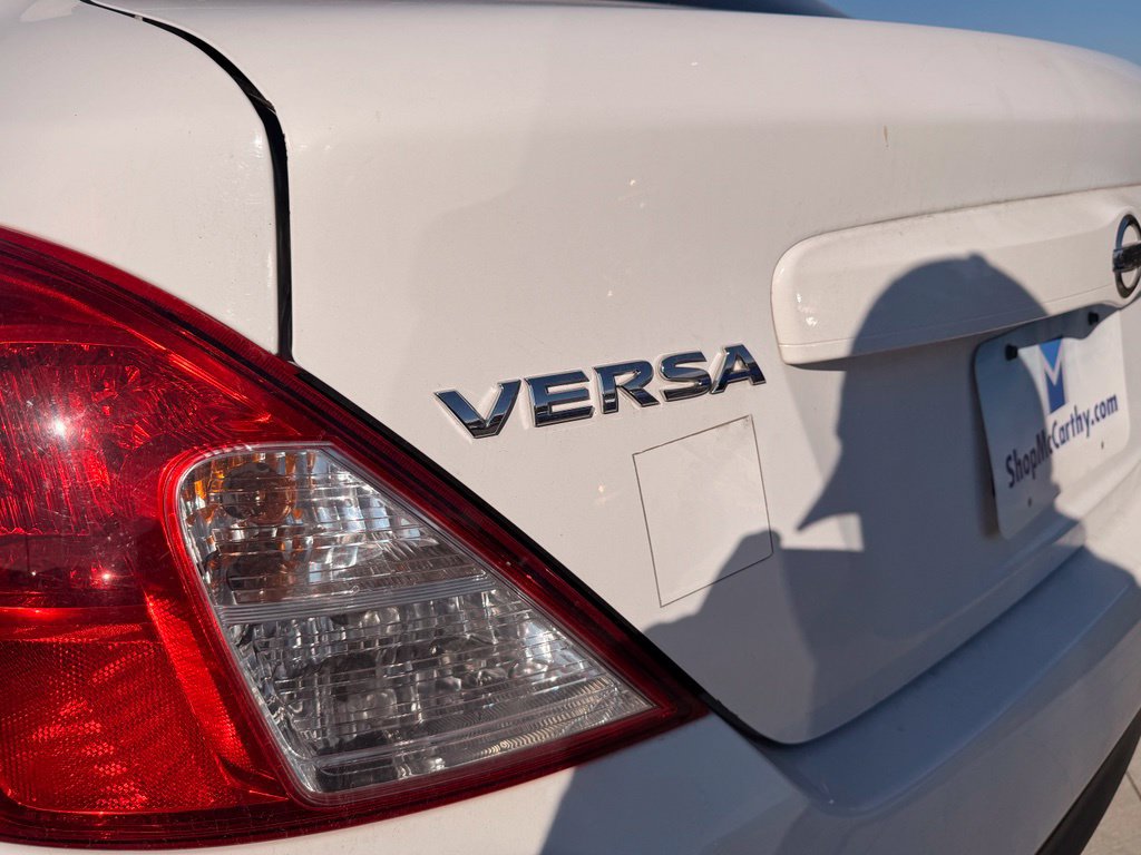 Used 2015 Nissan Versa S FWD image 19