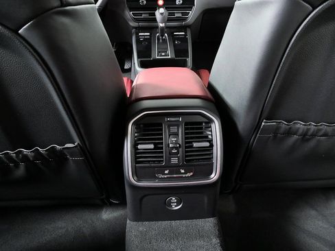 New 2026 Porsche Macan Turbo image 20