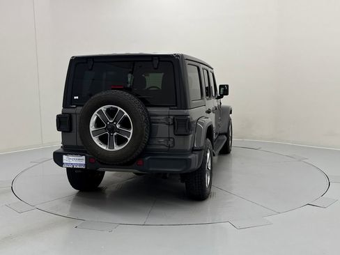Used 2018 Jeep Wrangler Unlimited Sahara w/ Cold Weather Group AWD/4WD image 5