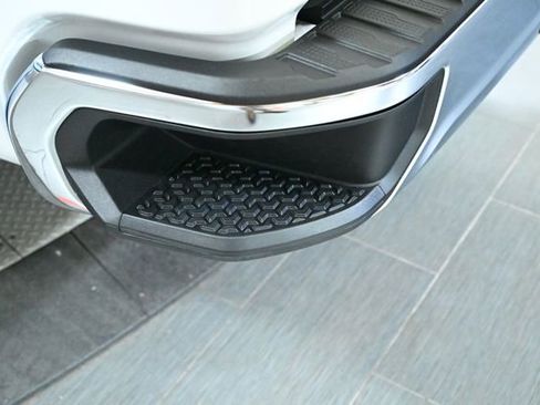 Used 2025 Chevrolet Silverado 2500 LT w/ Convenience Package image 18