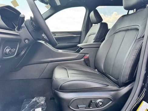 New 2026 Jeep Grand Cherokee L Limited AWD/4WD image 17