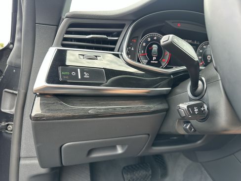 Used 2026 Audi Q8 Premium Plus AWD/4WD image 33
