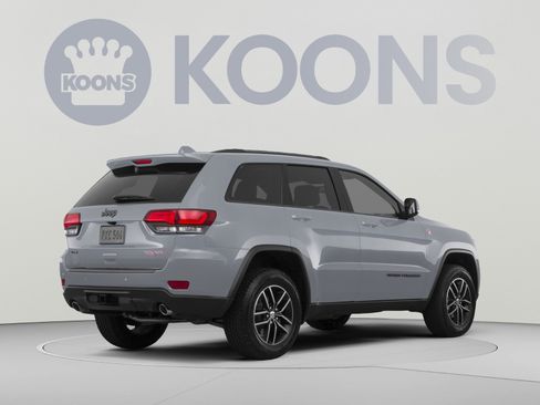 Used 2021 Jeep Grand Cherokee Trailhawk w/ Trailhawk Luxury Group AWD/4WD image 4