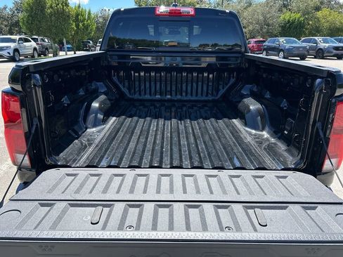 Used 2025 Chevrolet Colorado Z71 w/ Technology Package image 42