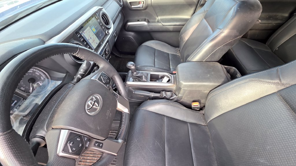 Used 2022 Toyota Tacoma Limited AWD/4WD image 12